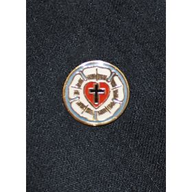 Luther-rózsa-kitűző